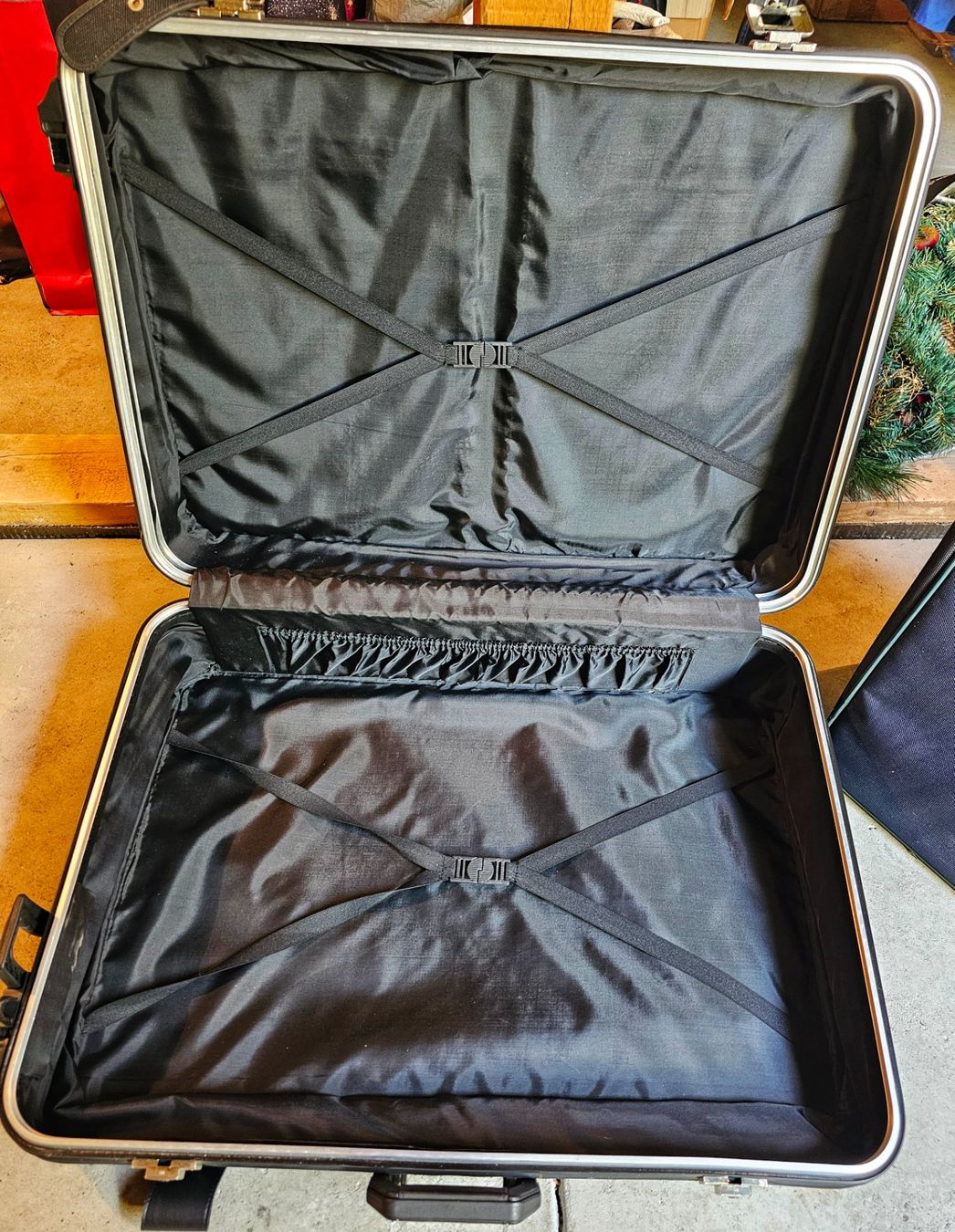 Valigie: 2 Reisekoffer – Usato da Wangen b. Olten venduto da Scoobidoo 1