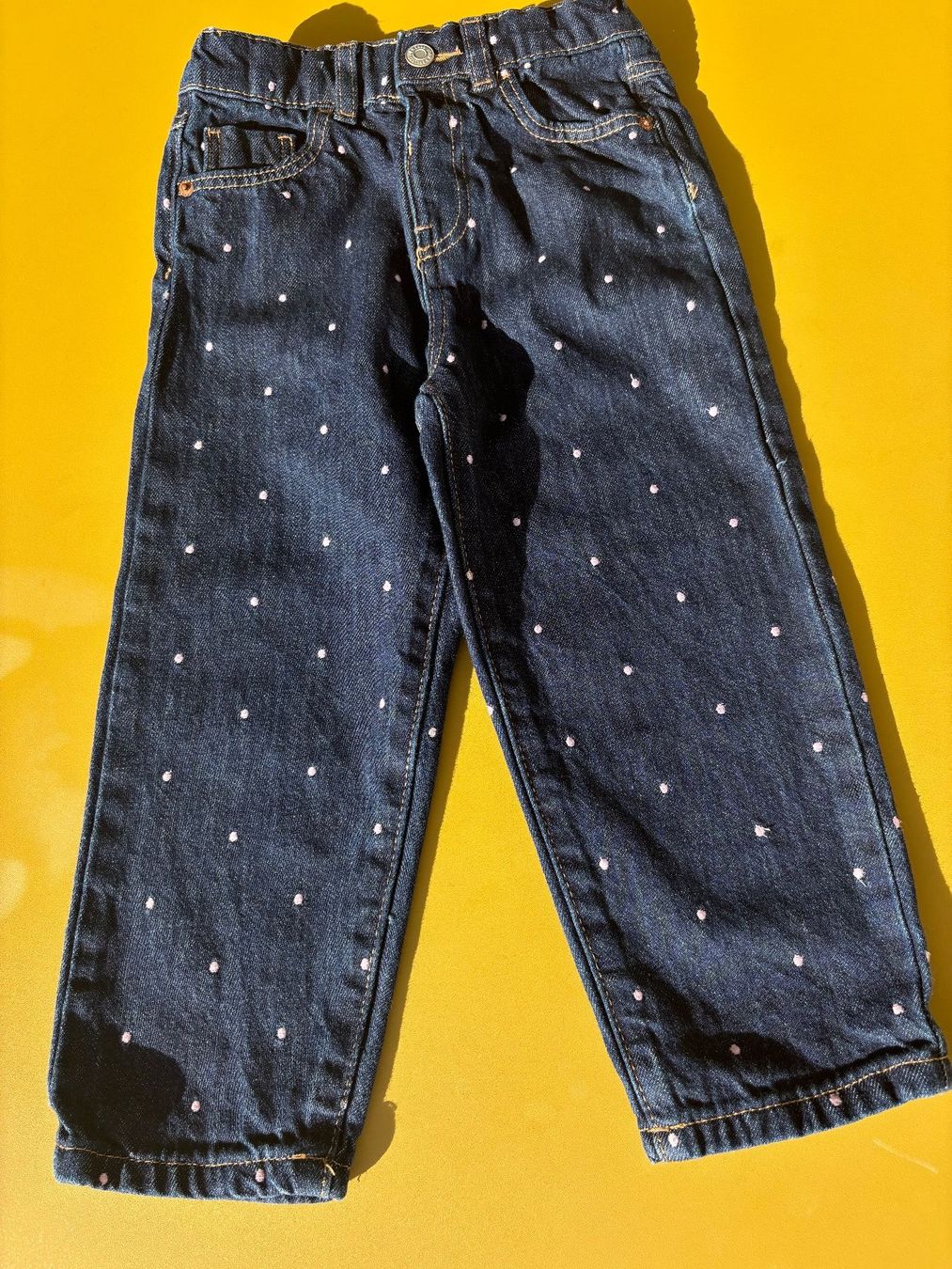 Zara Pantaloni: ZARA Jeans mit Pünktchen Gr. 104 – Usato da Zürich venduto da missmodernage