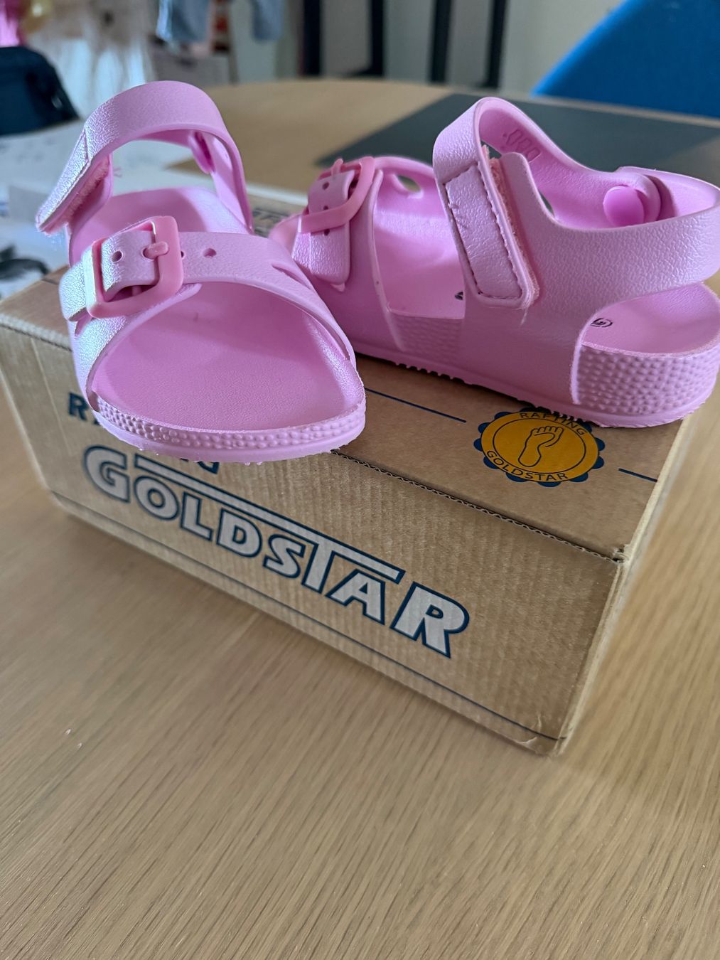 Scarpe per ragazzi: Kinderschuhe für Wasser – Usato da Zürich venduto da bearocchi