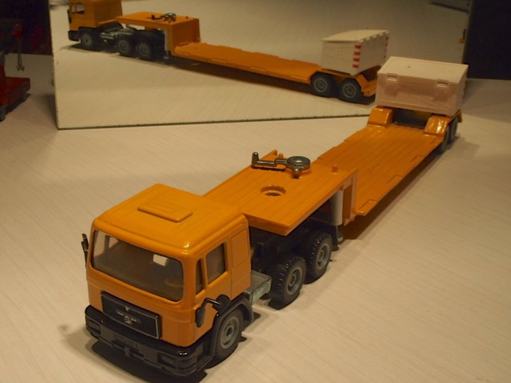 Siku Tieflader Mit Helikopter ÖAMTC - Spielzeug Für Kleine Retter In Orange