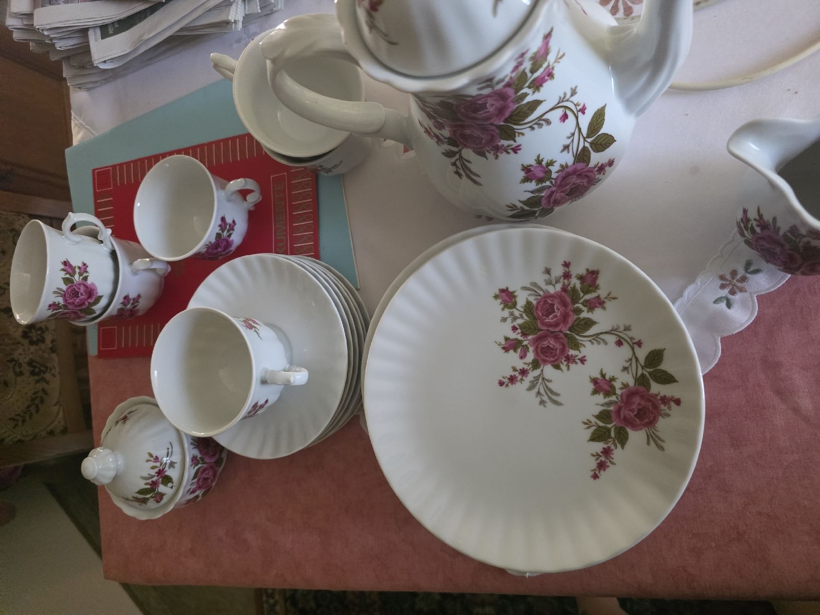Set di piatti: Kaffeeservice Rosendekor – Usato da Neuenkirch venduto da Brina1993 1
