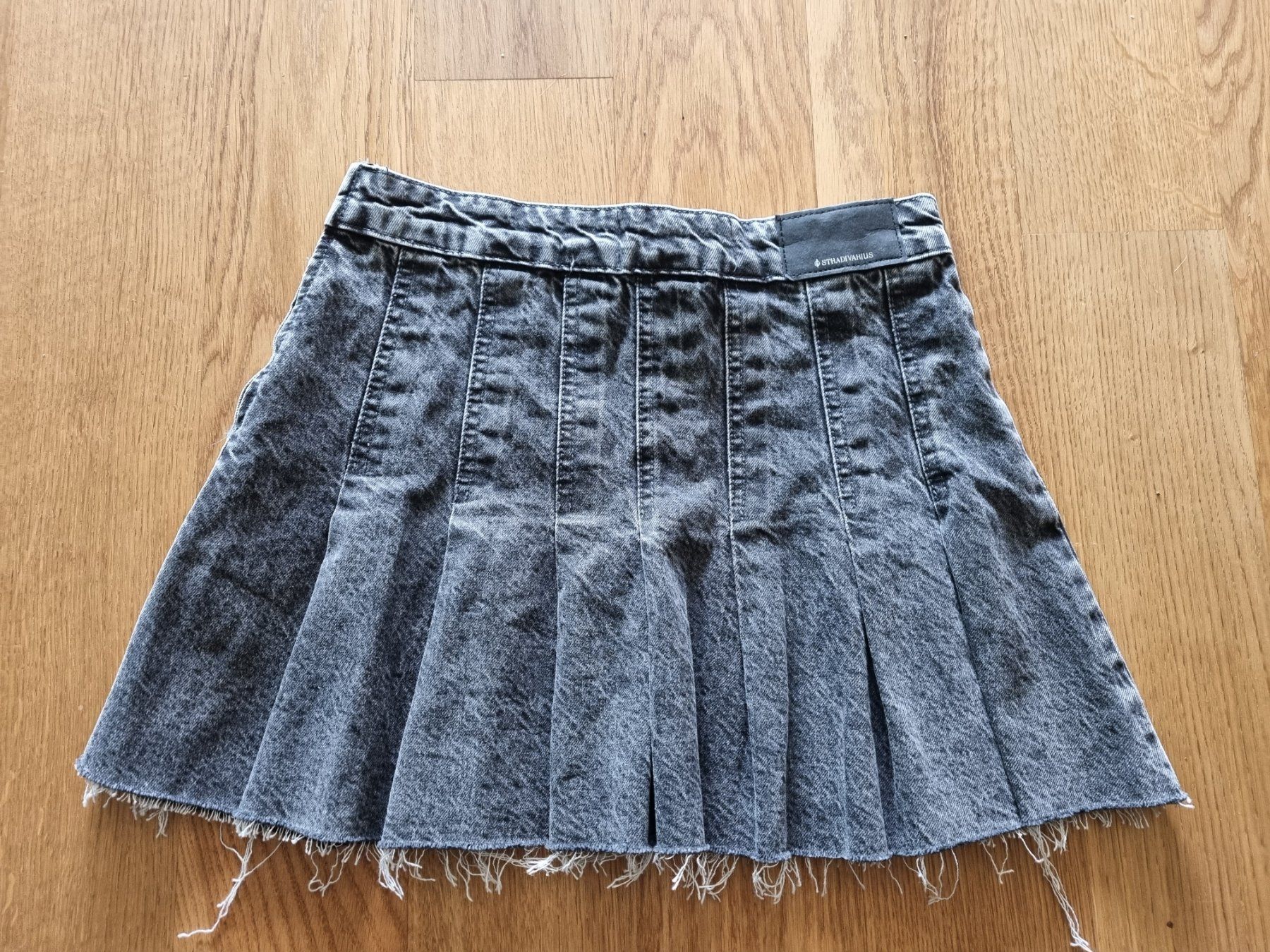 Stradivarius Jupes: Schwarzes Jeans Röckli – D'occasion à Gelfingen par GaelleBr 3