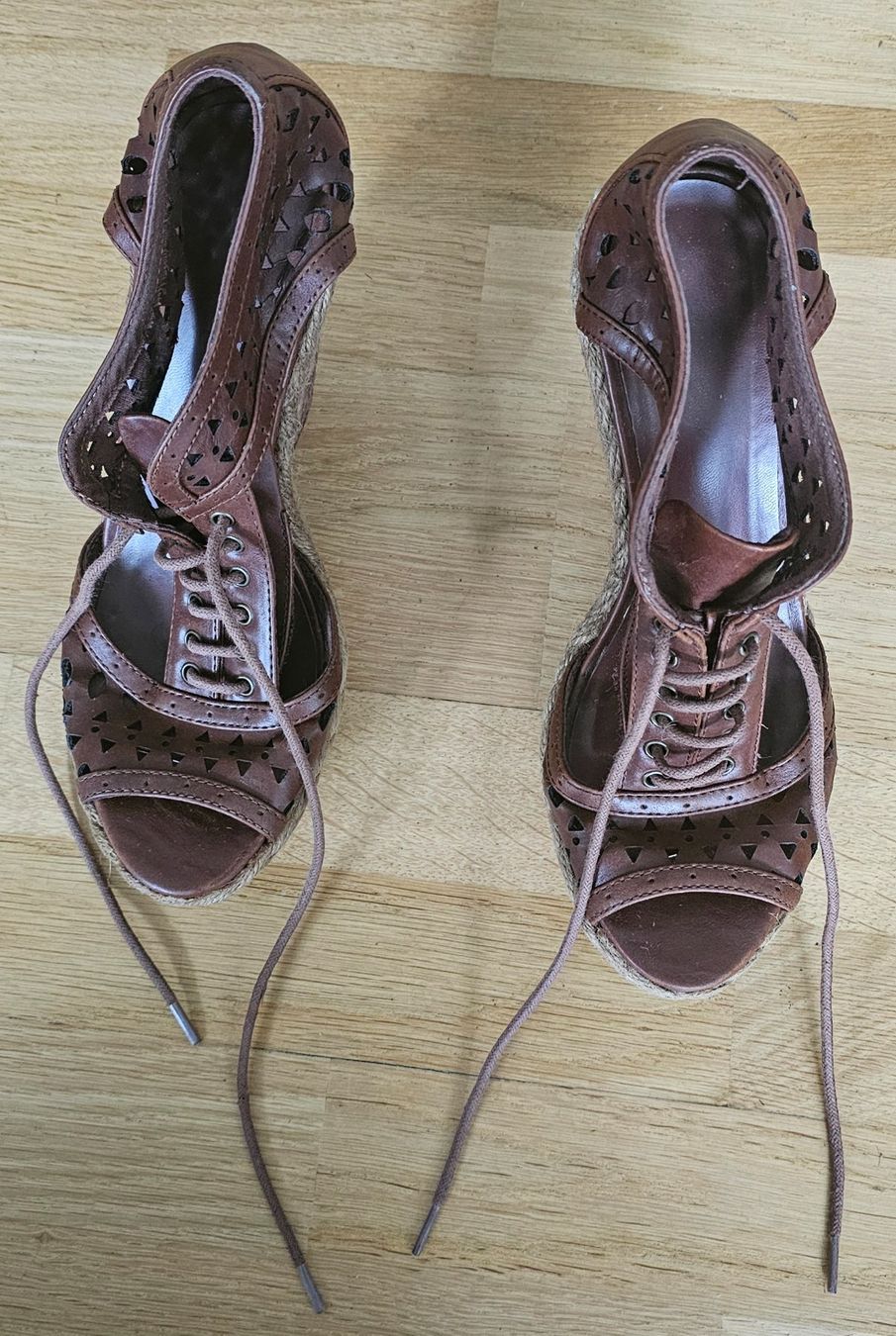 Damenschuhe: Sandales avec talon compensés - Taille 38 – Gebraucht aus Court von Jovi2 2