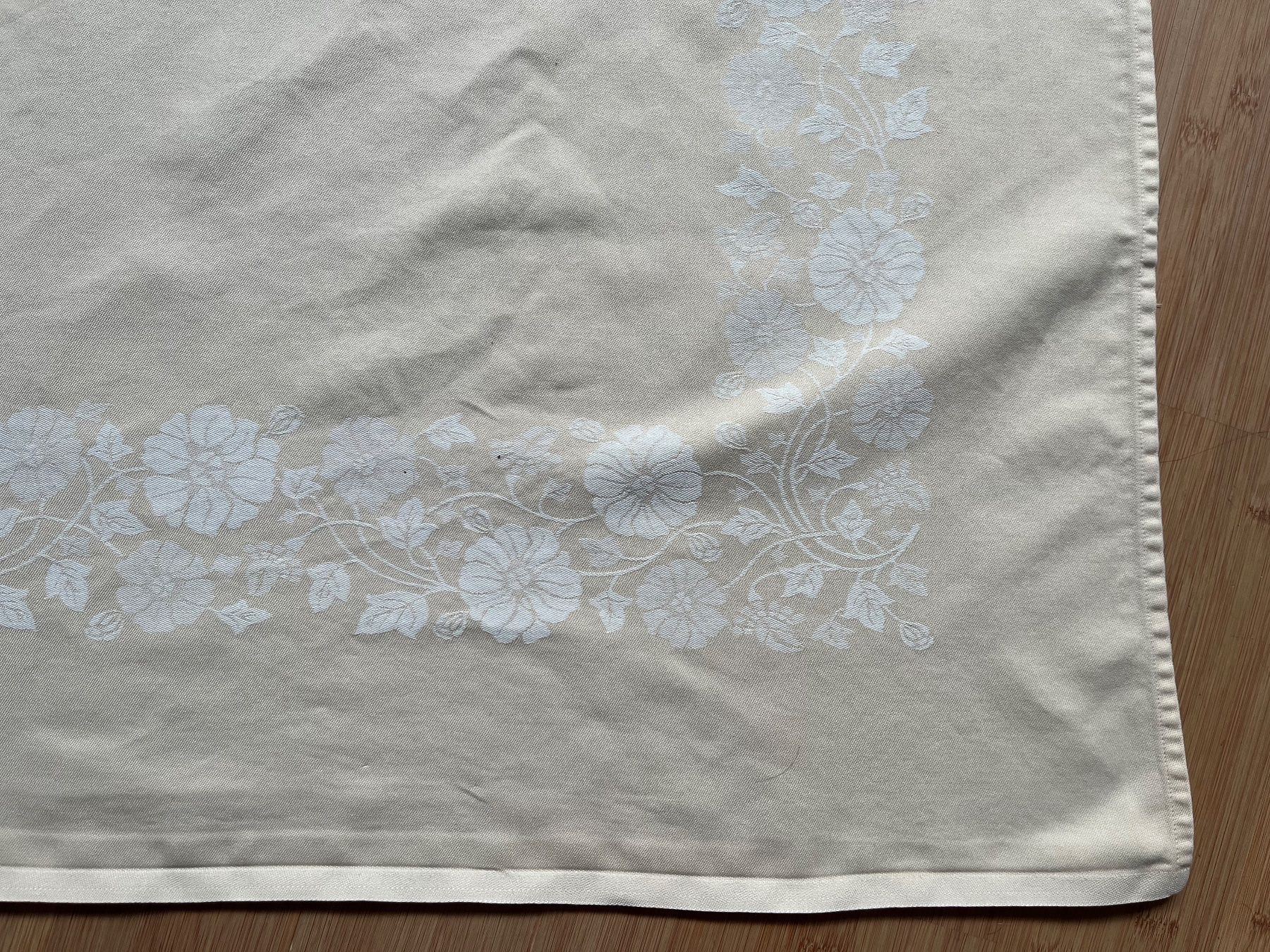 Altra biancheria da tavola: Tischtuch ca 1375x1370cm - beige – Usato da Zollikofen venduto da pico27 1