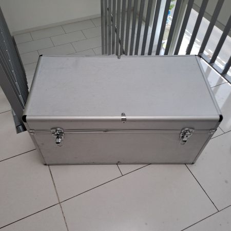 Alukoffer mit 20 Fächern