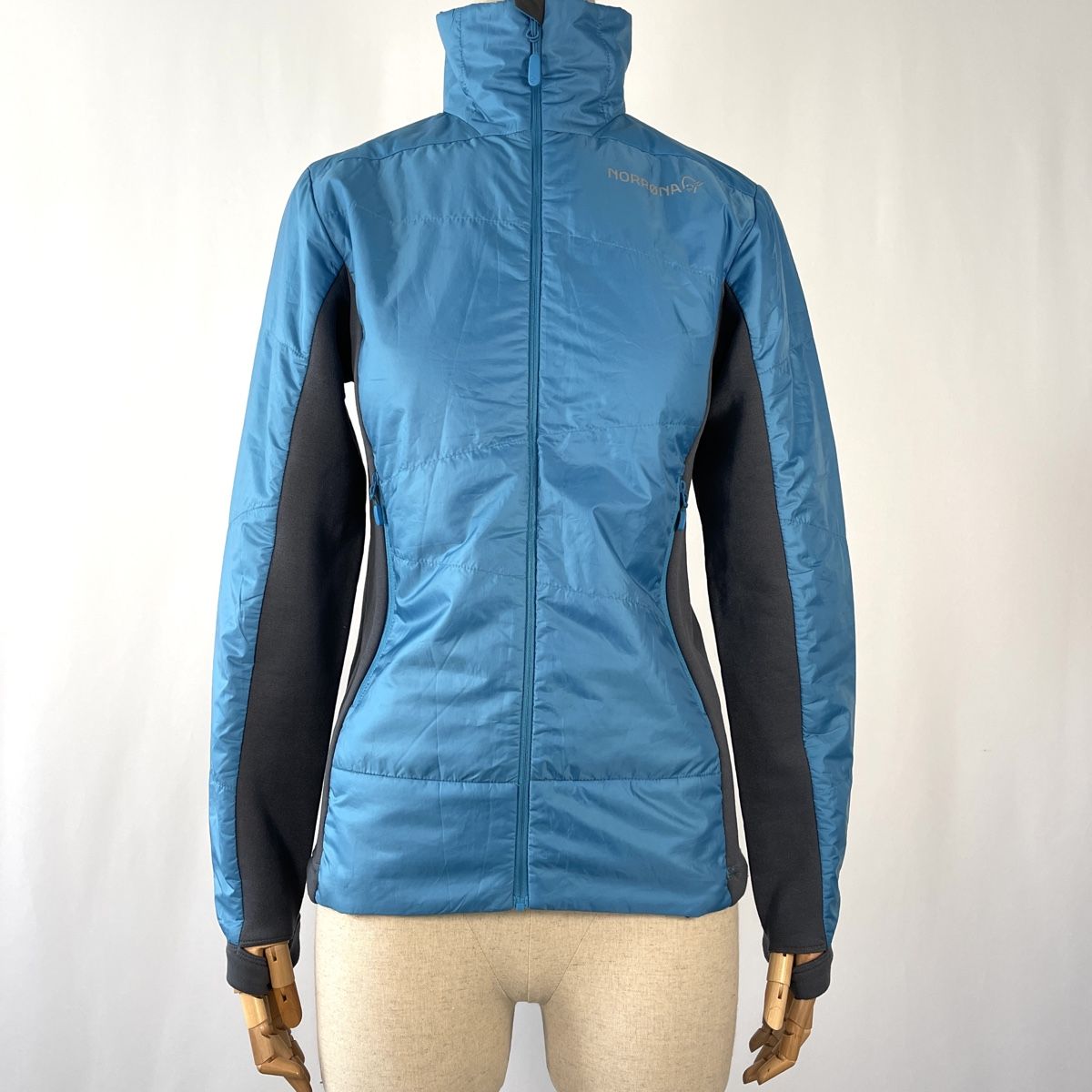 Norrøna Giacche: NORRONA Light Jacket – Nuovo (secondo la descrizione) da Emmen venduto da AVVIIVVA_Store