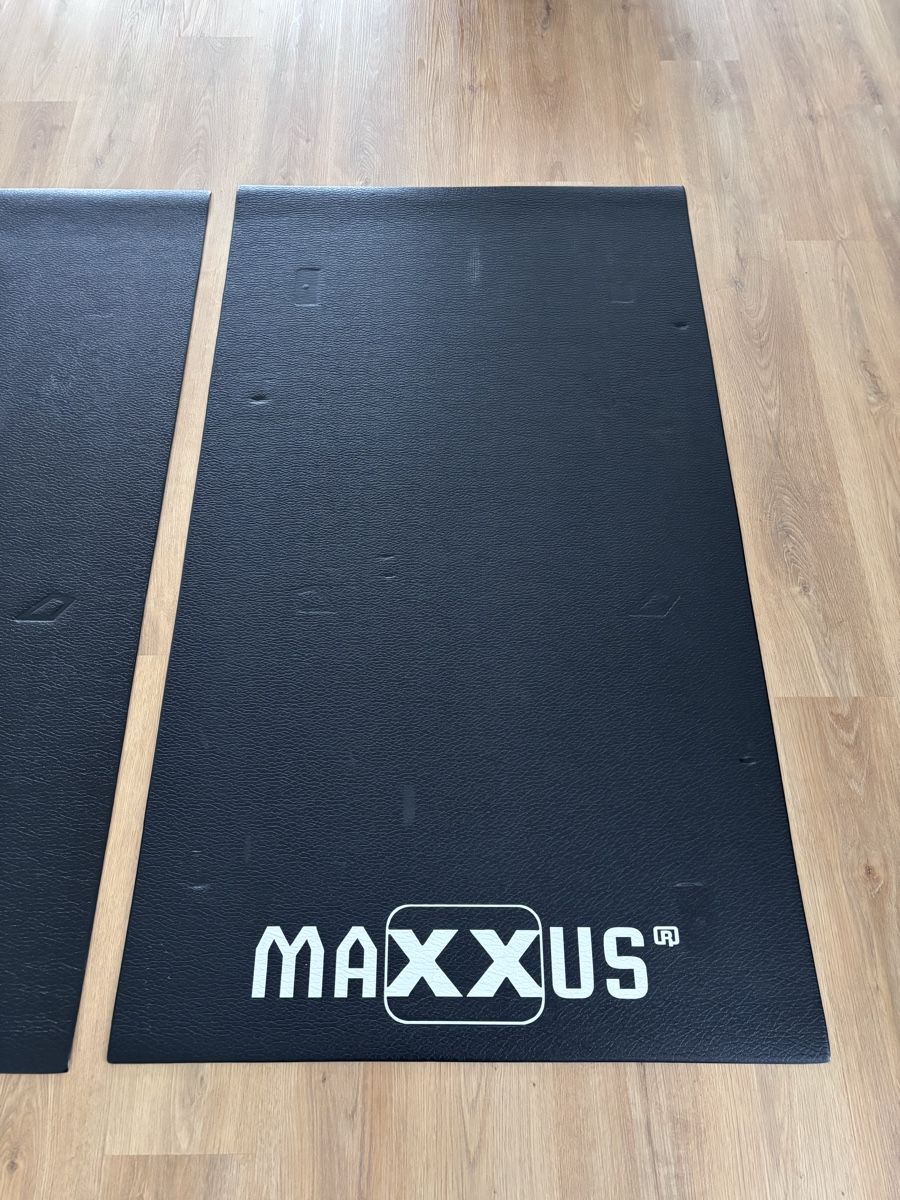 Maxxus Bodenmatten: Zwei MAXXUS Bodenmatten – Gebraucht aus Bubikon von Sleiket 2