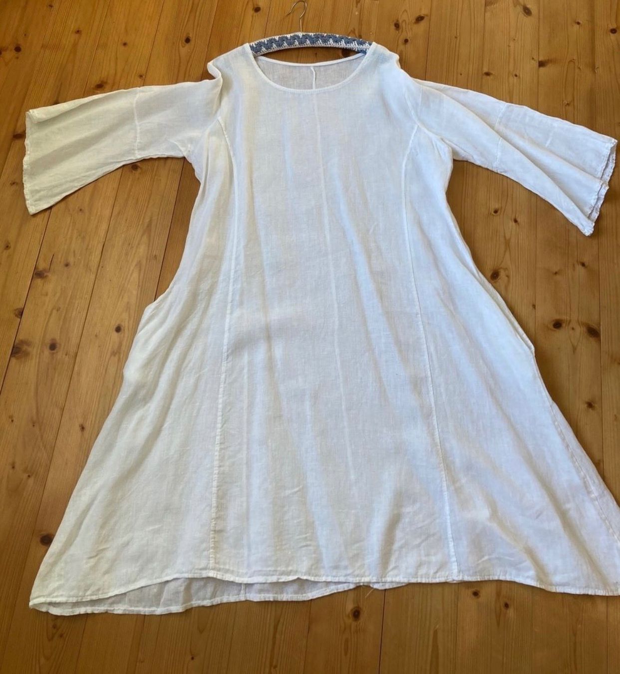 Vestiti: Luftiges Leinen Kleid in weiss Grösse L – Nuovo (secondo la descrizione) da Zollikon venduto da dorean
