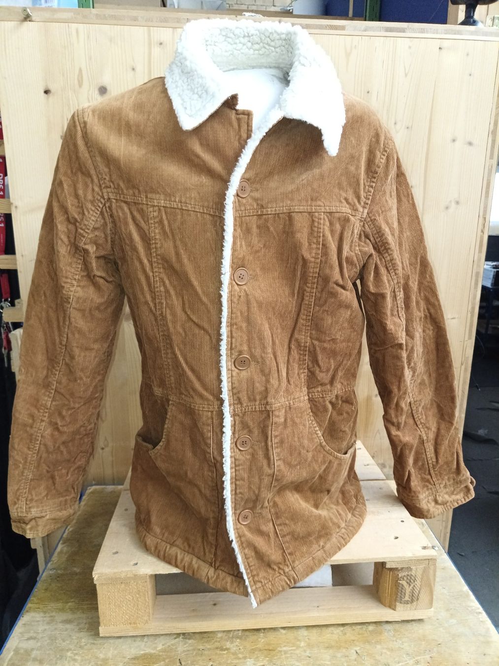 Giacche: Warme Cordjacke mit Teddyfellkragen – Usato da Wängi venduto da Ladys_First 4