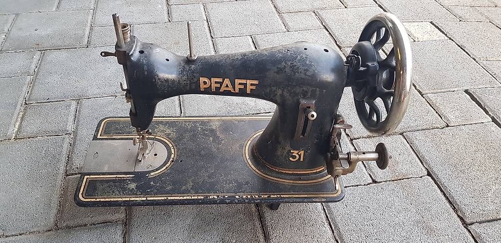 Pfaff Macchine da cucire: Antike Pfaff 31 Nähmaschine – Usato da Müllheim Dorf venduto da Jcecotto