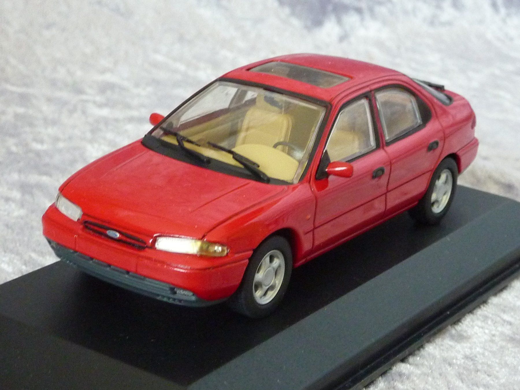 Minichamps Modellini d'auto: Ford Mondeo rot 1:43 – Nuovo e nell'imballaggio originale da Dürrenäsch venduto da modellautos4you 1