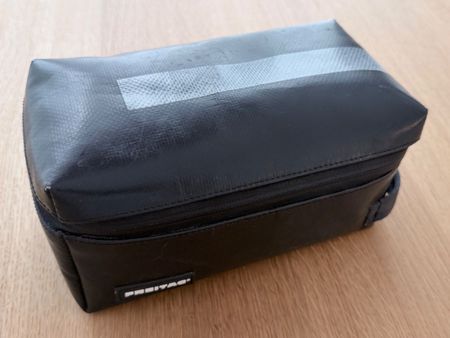 Freitag - F36 WAYNE - Toiletry Bag - Schwarz