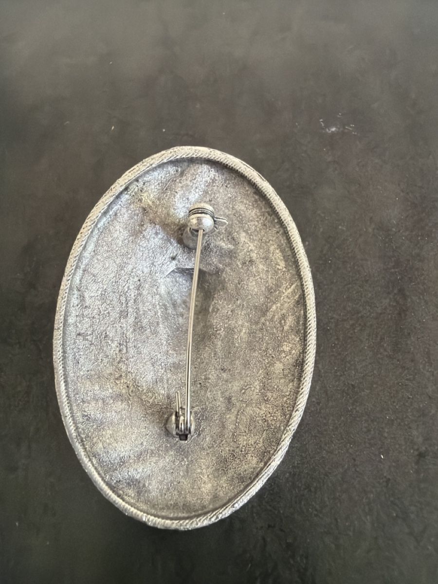 Spille & Fermagli: Brosche oval silberfarben keltisches Design – Nuovo (secondo la descrizione) da Zürich venduto da joyfulgrace 1
