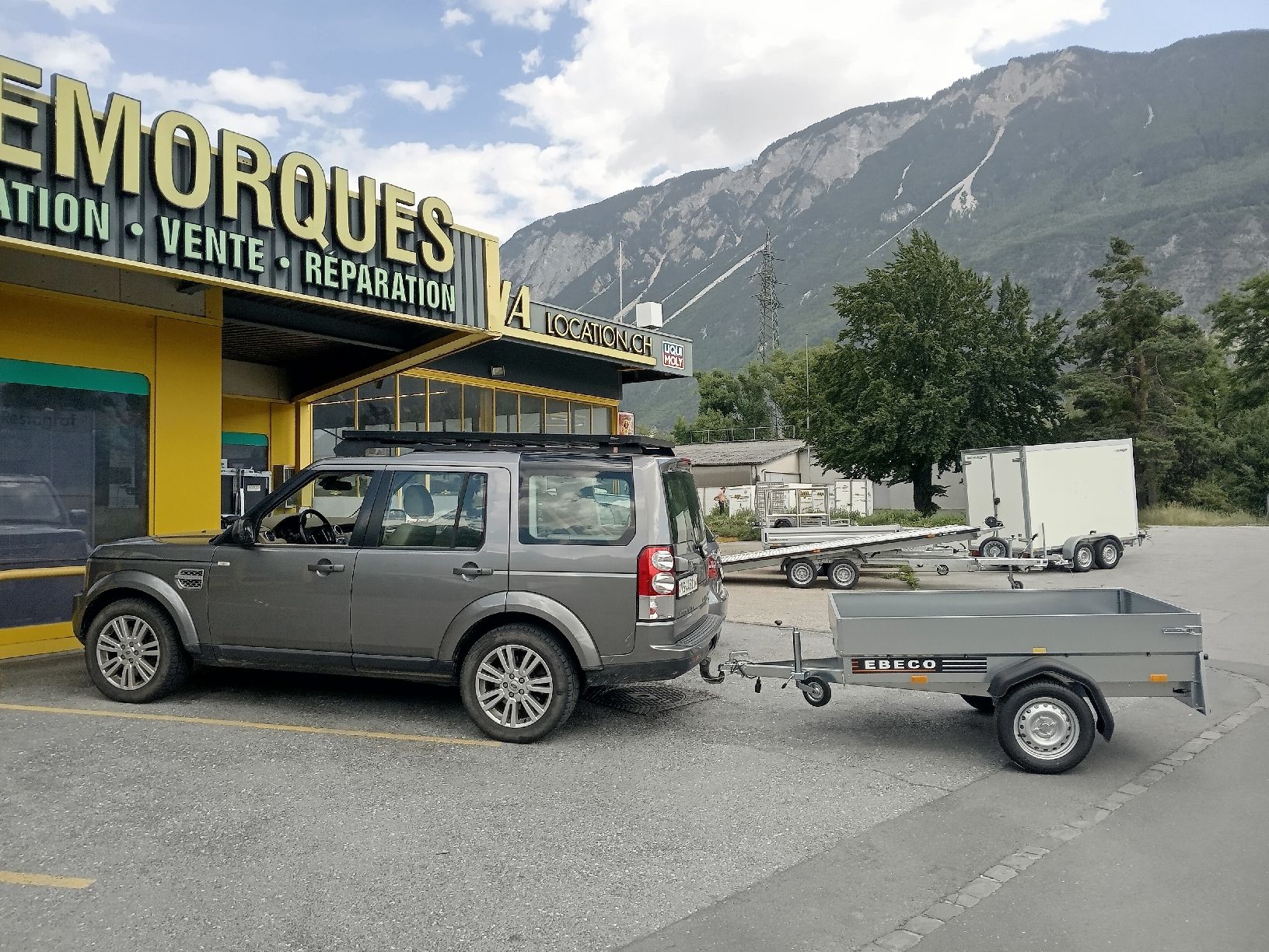 Land Rover Automobili: Land Rover Discovery 4  – Difettoso da Muraz (Sierre) venduto da pho_spb6 1