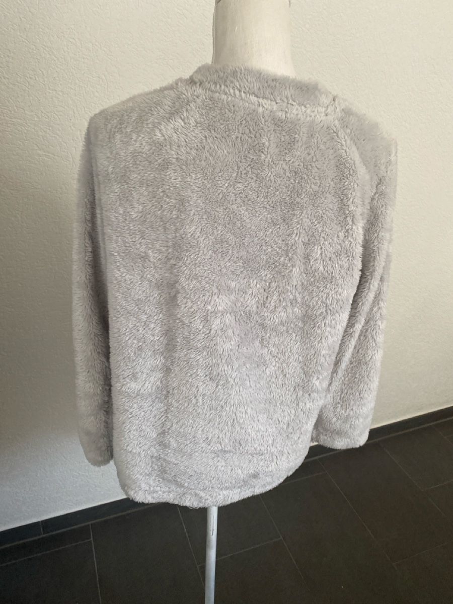 Oysho Maglioni & Felpe: Oysho Pullover Plüsch Hase grau Grösse S  – Usato da Homberg b. Thun venduto da Homata 2