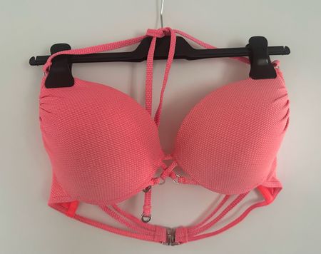 NEU! BIKINIOberteil. Gr. 85 D