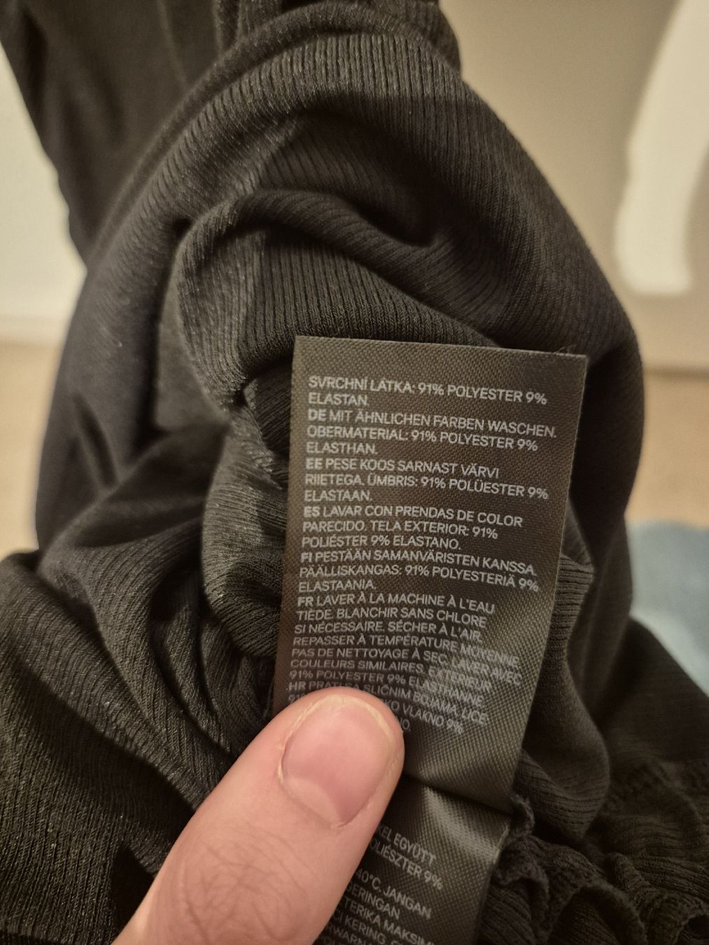 H&M Kleider: Schwarzes Basic-Kleid – Gebraucht aus Schlieren von nat_76vd 4