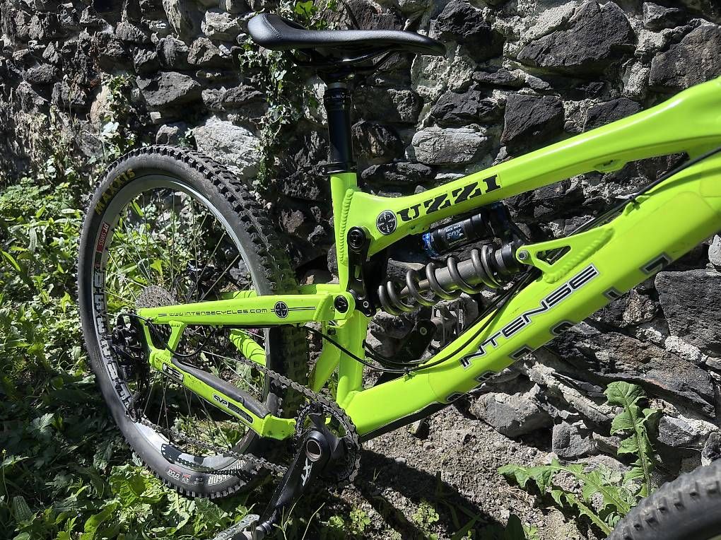 Biciclette: Intense Uzzi - Mountainbike Downhill – Usato da Silenen venduto da UriNerge 3