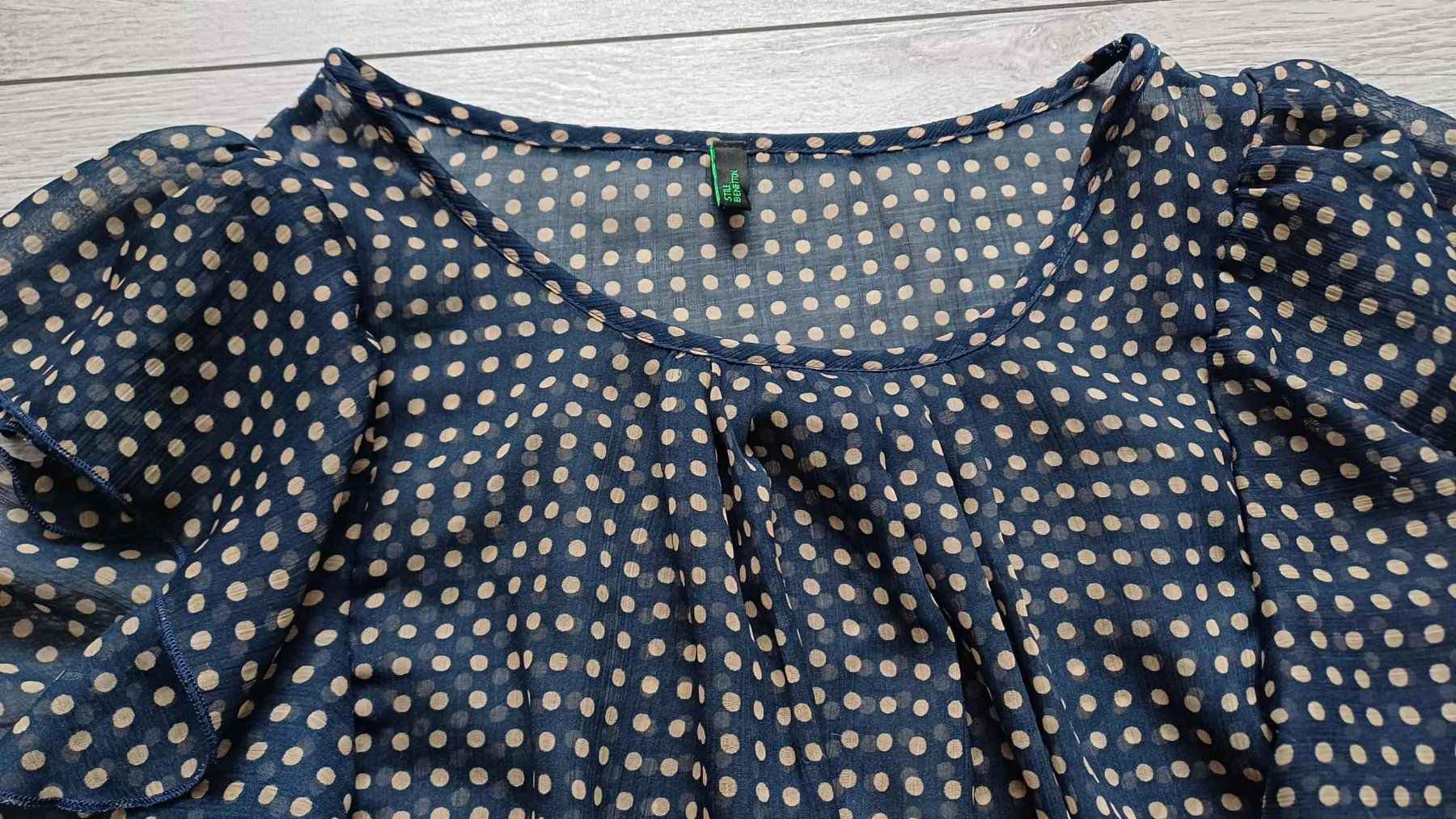 Benetton Camicette: BENETTON XS – Usato da Müntschemier venduto da Kinako 1