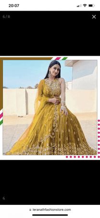 Goldene Bestickte Georgette Lehenga – Ein Meisterwerk der El
