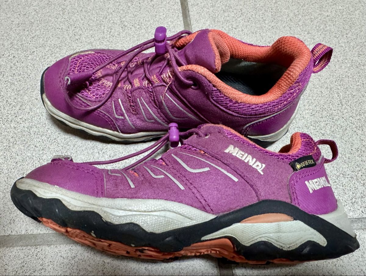 Meindl Scarpe per ragazze: Kinder Trekkingschuhe MEINDL lila Grösse 29 Gore-Tex – Usato da Schaffhausen venduto da vic_k988 1
