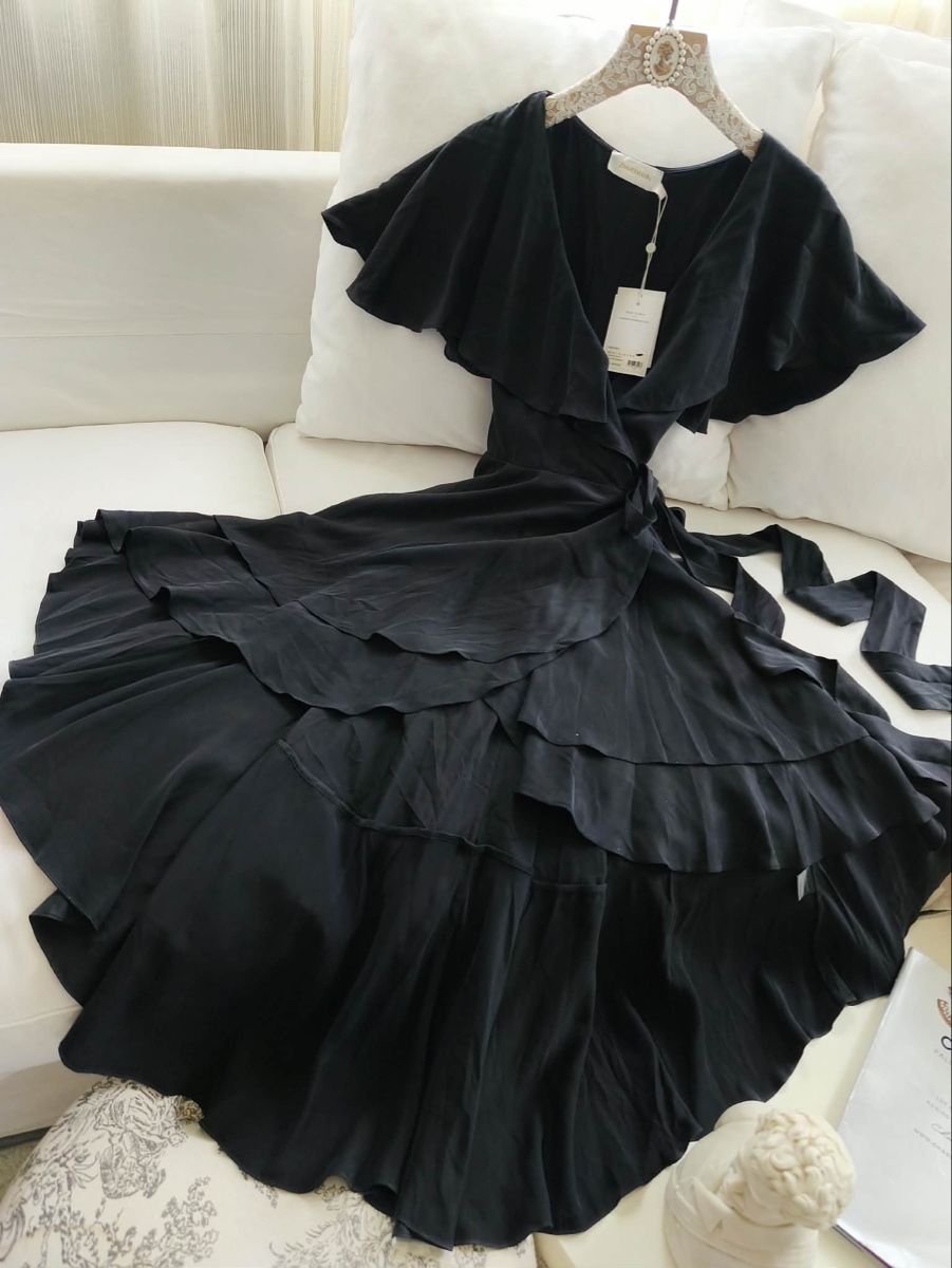 Zimmermann Kleider: Zimmermann Silk Black Wrap Dress – Neu (gemäss Beschreibung) aus St.Josefen von lop_lh8d