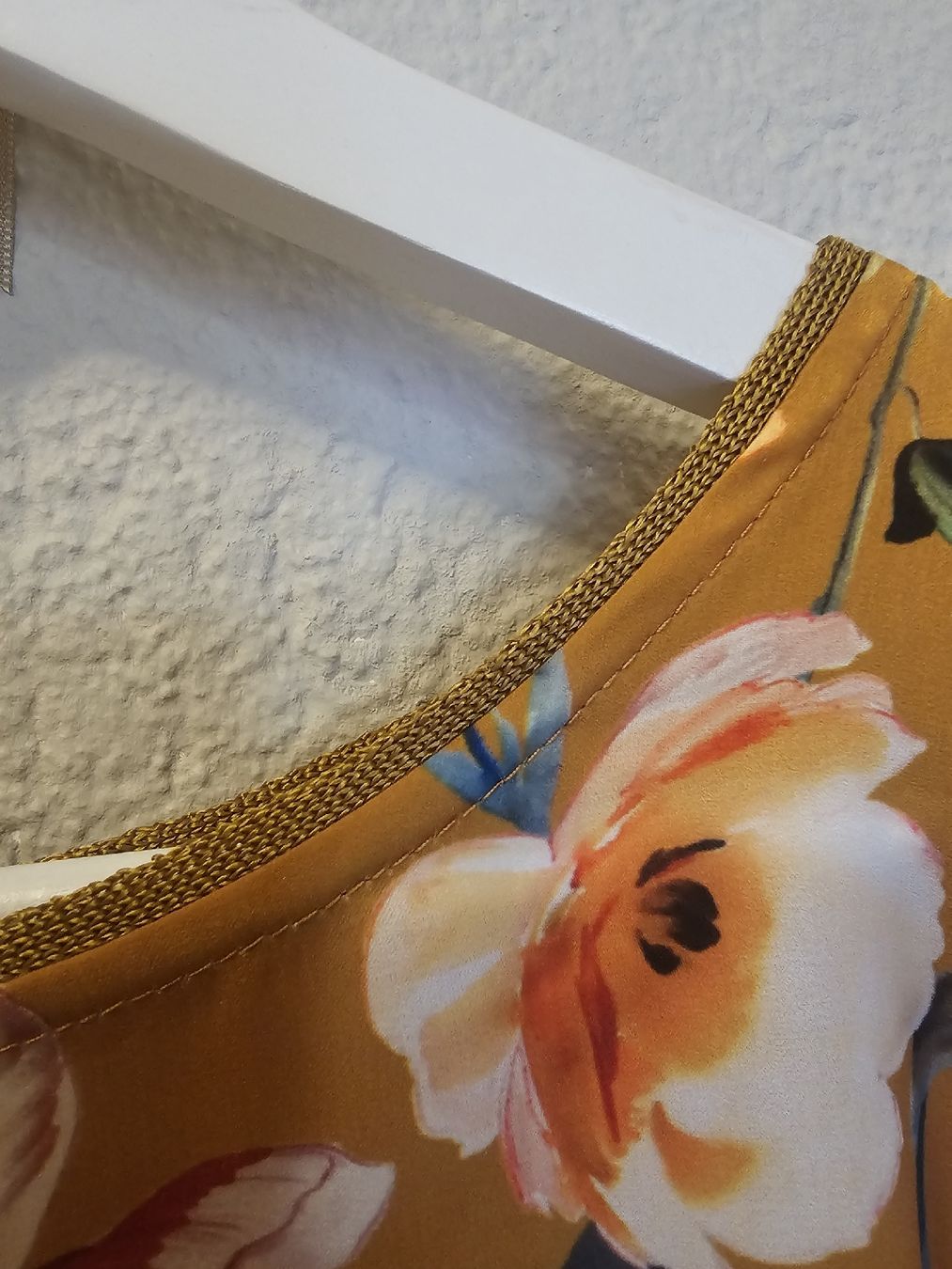 H&M T-shirt: Sommerliches Oberteil mit Blumenmuster, Grösse L – Usato da Bern venduto da Oscarella 2