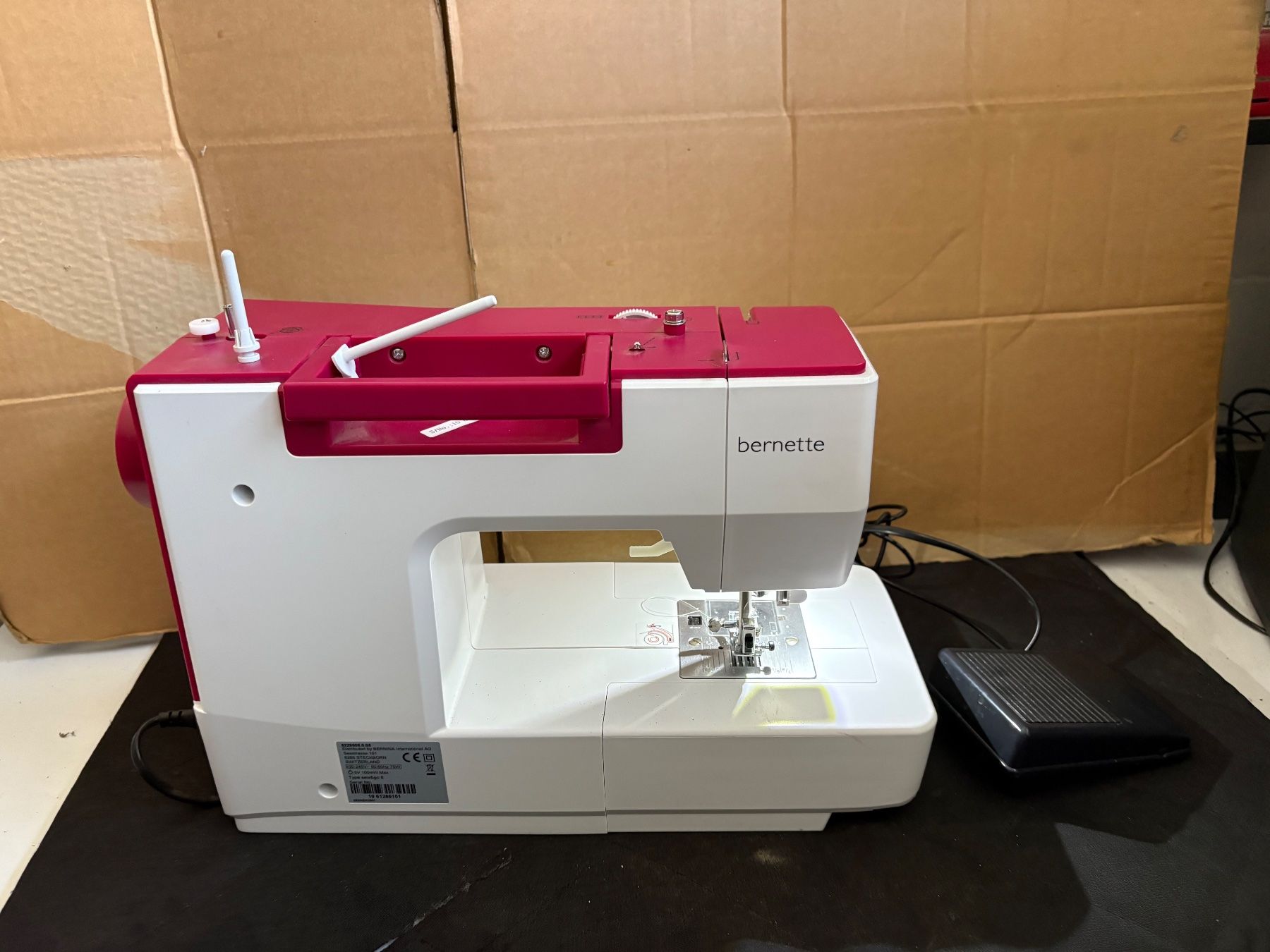 Macchine da cucire: Bernina bernette sew&go 8 Nähmaschine – Difettoso da Lausen venduto da sen_jm7c 8