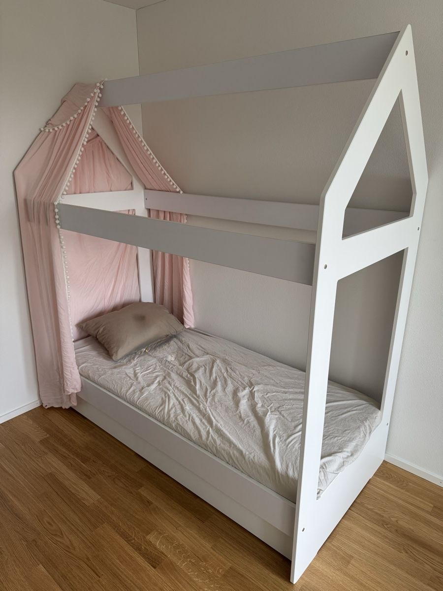 Letti: Kinder Hausbett weiss – Usato da Luzern venduto da LuxxCH