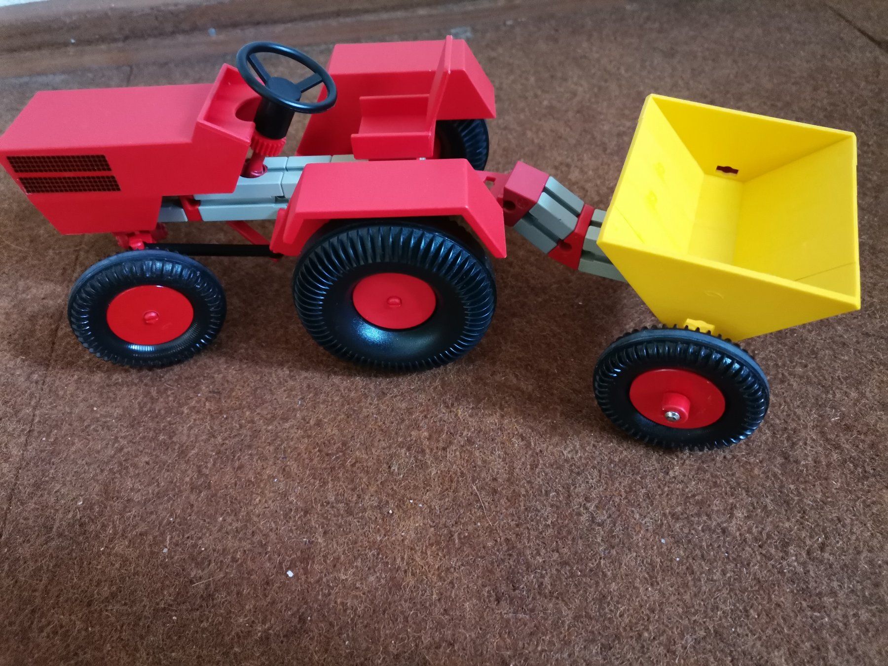 Fischer Spielzeuge: Fischertechnik Traktor mit Anhänger – Gebraucht aus Oftringen von Esthiboy