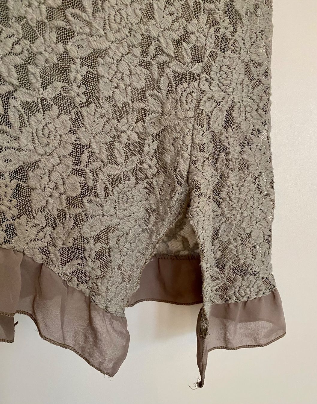 T-shirt: Spitzenoberteil, taupe Gr. M/L – Usato da Zürich venduto da Maria2021 2