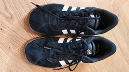 Adidas Sneaker schwarz weiss Grösse 39.1/3