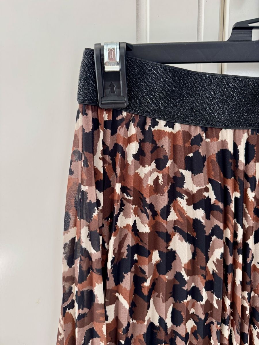 Gonne: Pleated Midi Skirt Patterned Elastic Waist – Usato da Bülach venduto da dan_7scp 2