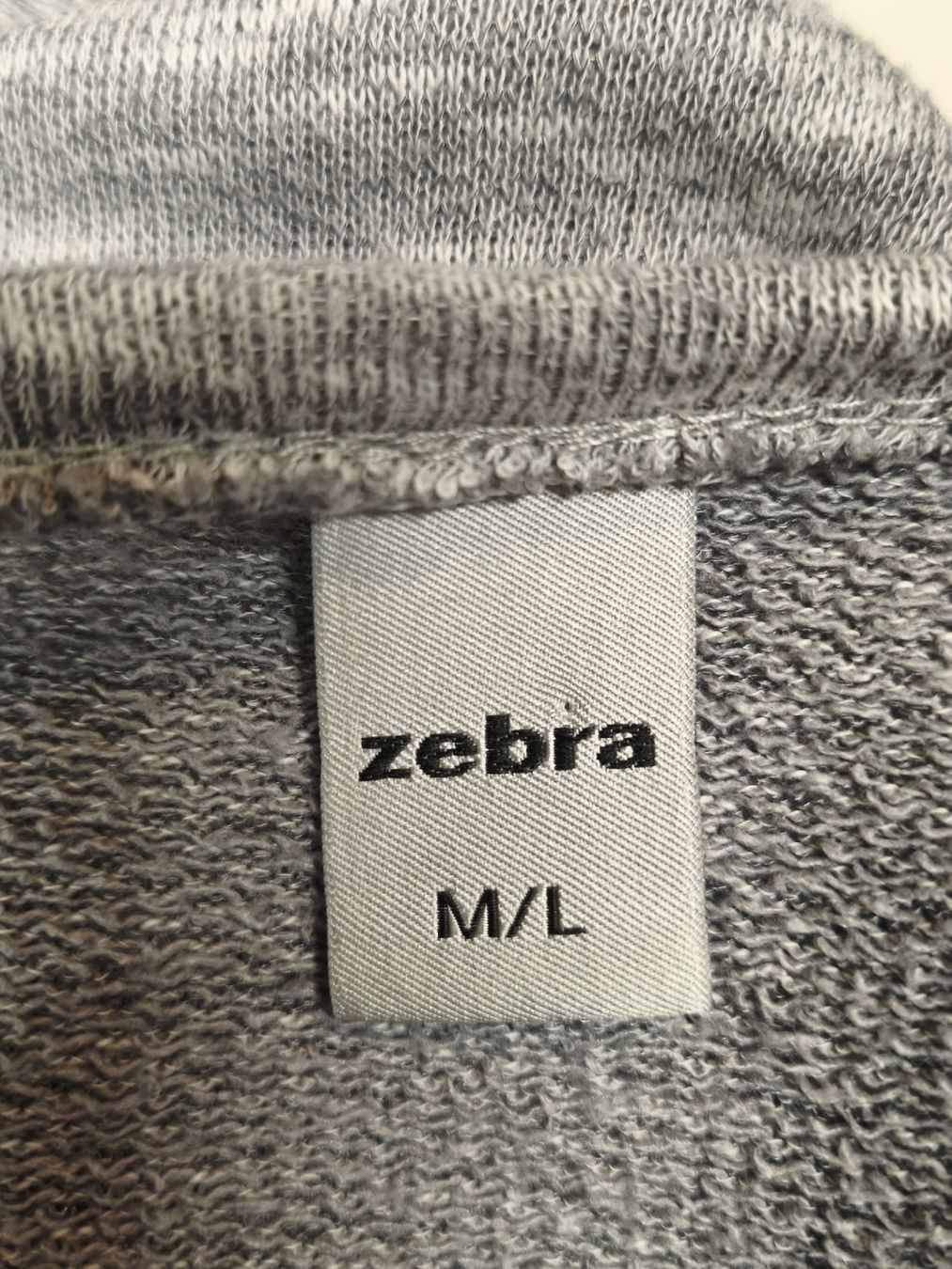 Zebra Maglioni & Felpe: Pullover zebra grau M/L mit Aufdruck 89 – Usato da Emmetten venduto da SecondhandSiska 3