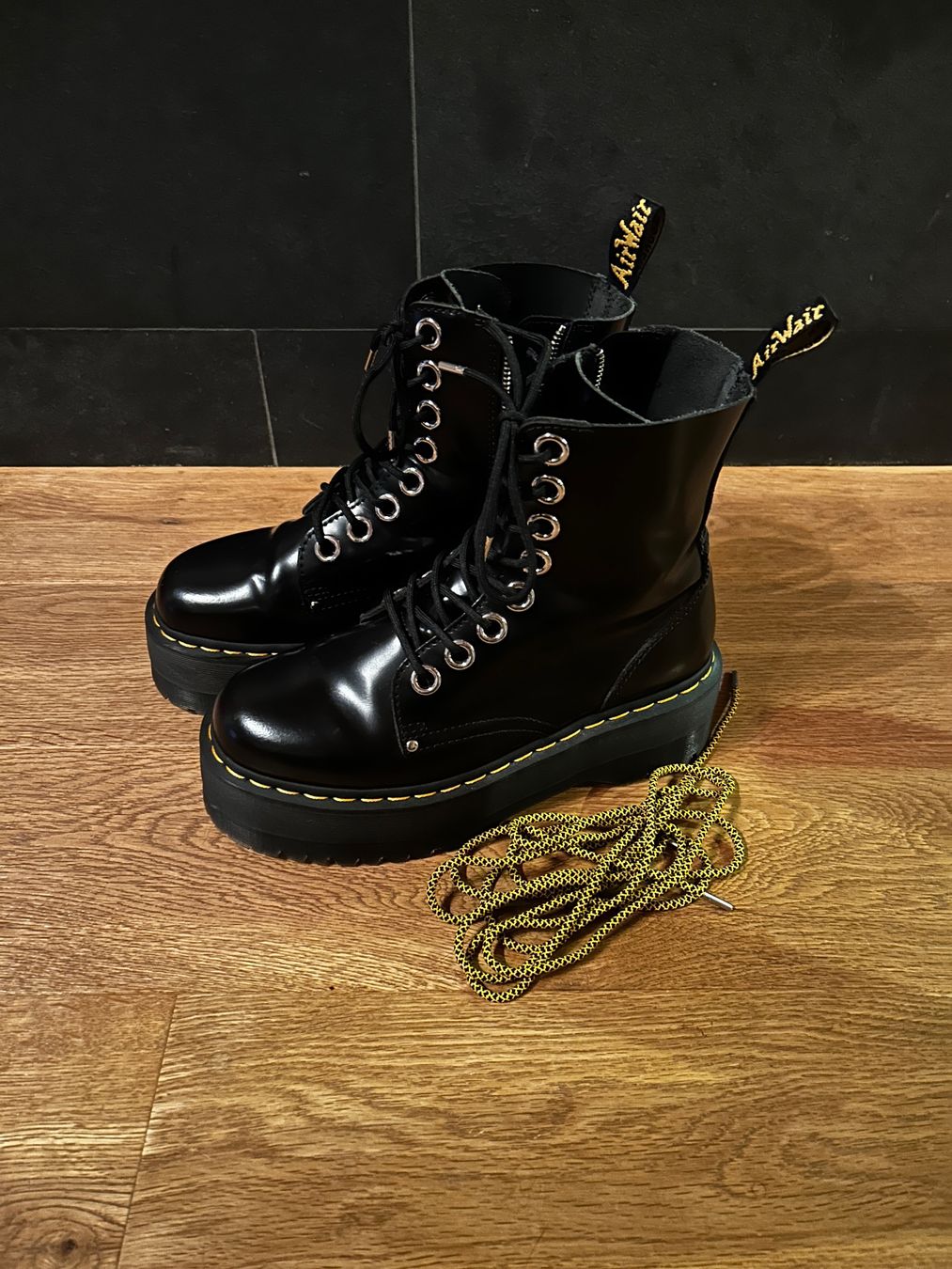 Dr. Martens Scarpe da donna: Dr. Martens Plateaustiefel Schwarz/black – Nuovo (secondo la descrizione) da Lippoldswilen venduto da ame_96g2 1
