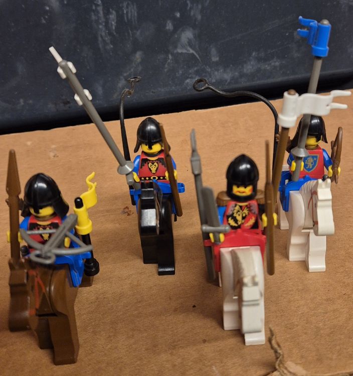 Lego Ritterburg: 4 edle Ritter zu Pferde, 80er Jahre! (Gebraucht) in ...