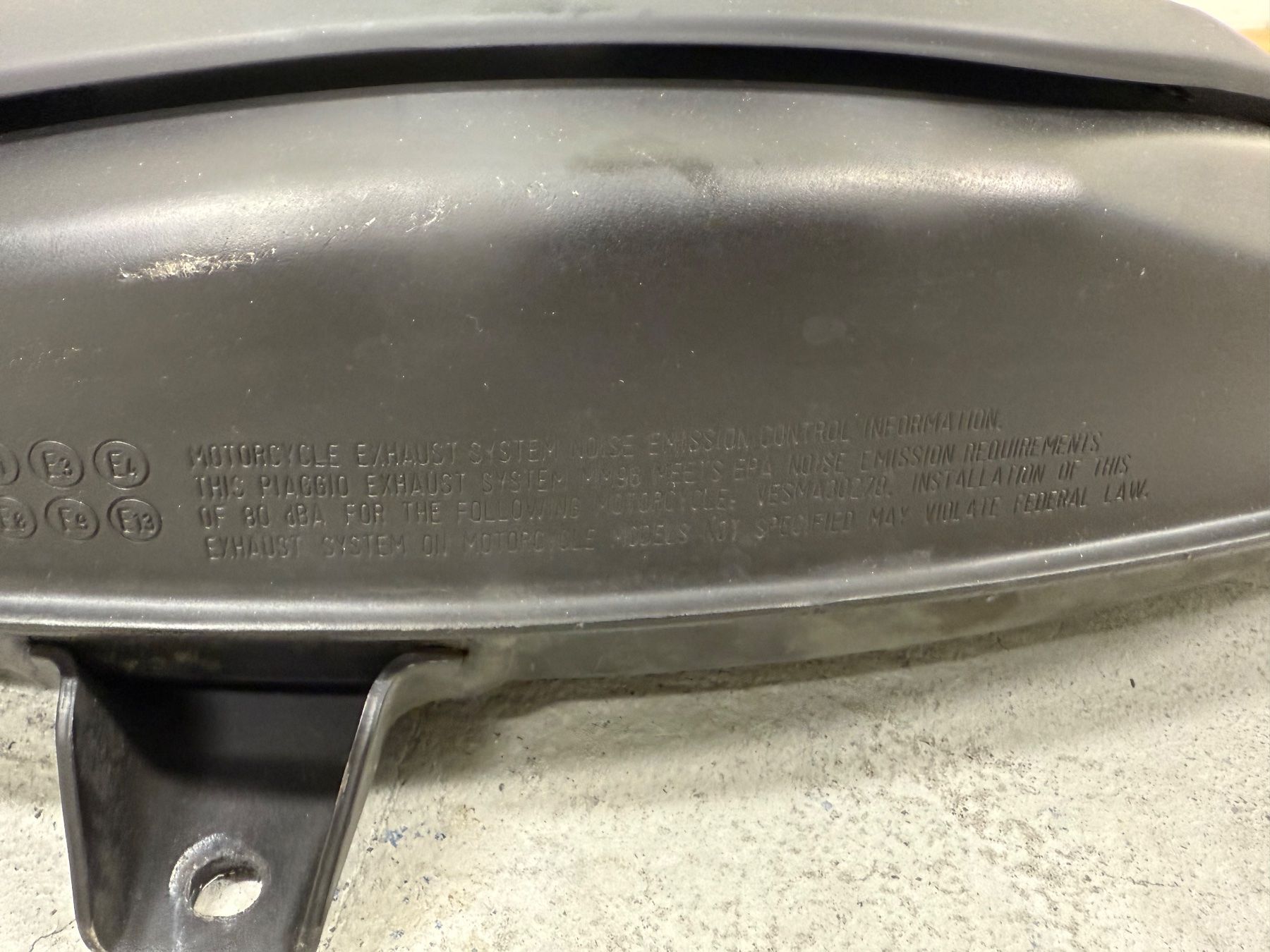 Alle Rollerersatzteile: Piaggio Vespa Auspuff schwarz Matt – Gebraucht aus Seuzach von kat_5qwy 3