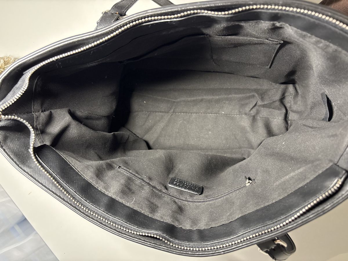 Taschen für Damen: Schwarze Chic Handtasche – Gebraucht aus Lyss von frostis 2