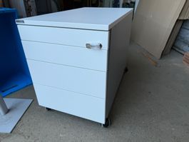neuer Rollcontainer, 4 Schübe, mit Griffnut
