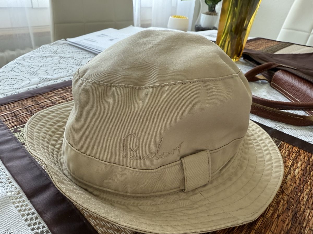Burberry Hüte, Mützen & Caps: Burberry Hut – Gebraucht aus Zürich von Sweeti39