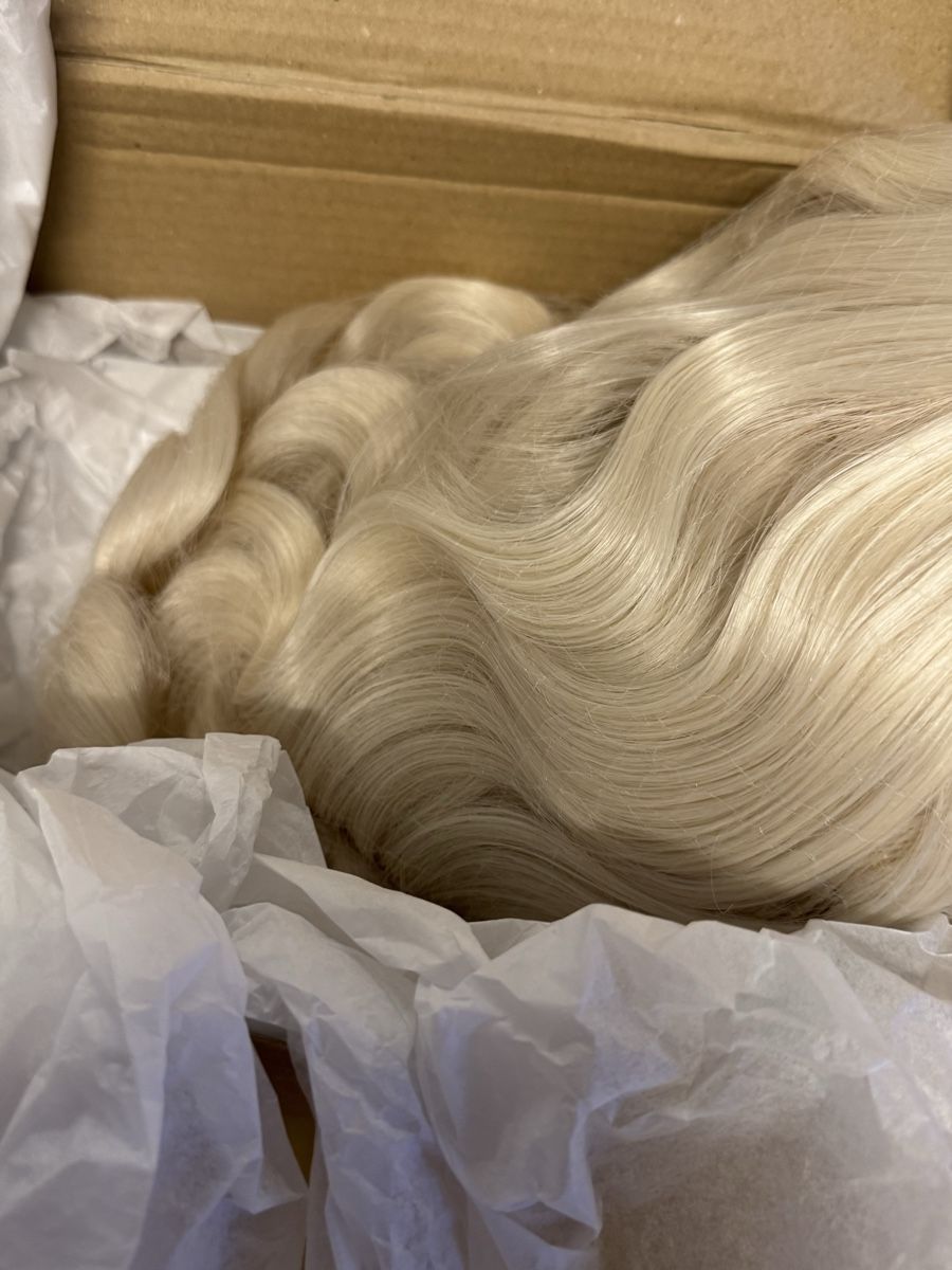 Parrucche: Perücke blond neu – Nuovo (secondo la descrizione) da Schlieren venduto da Freundlich02 2