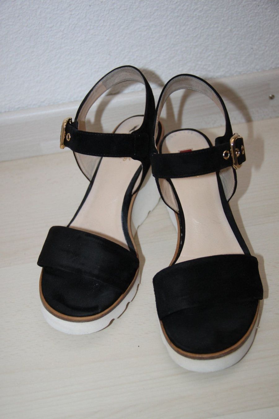 Högl Damenschuhe: Högl Keilsandalen Grösse 38 – Gebraucht aus Walterswil SO von Mama_noel