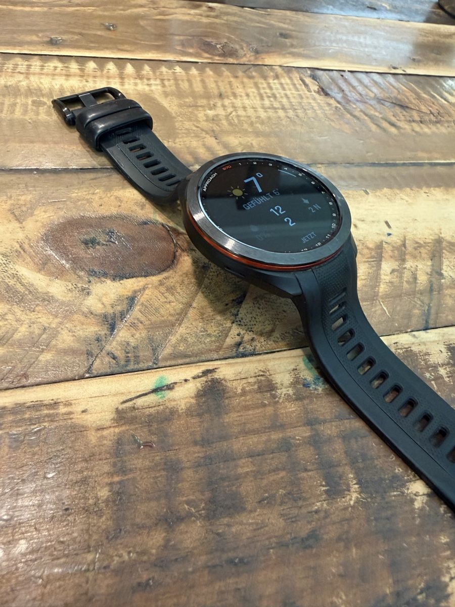 Garmin Smartwatch: Garmin Approach S70 47mm – Usato da Scuol venduto da regischweiz 1