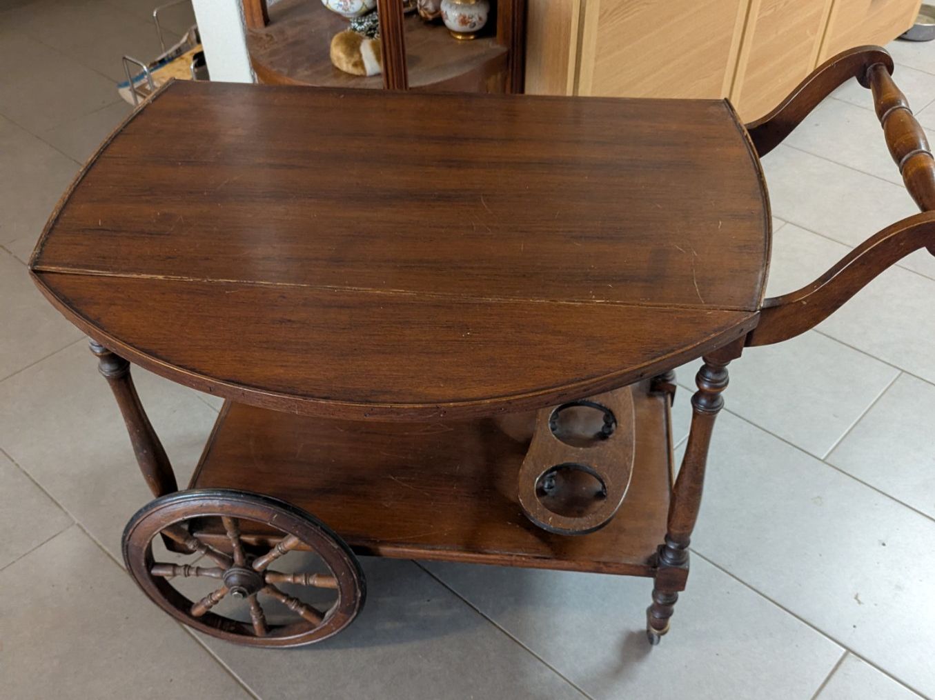 Tables: alter antiker Servierwagen Bartisch – D'occasion à Oberbipp par theresiafrosch 1