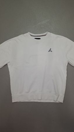 Pull Jordan blanc, taille M, idéal pour l'automne!