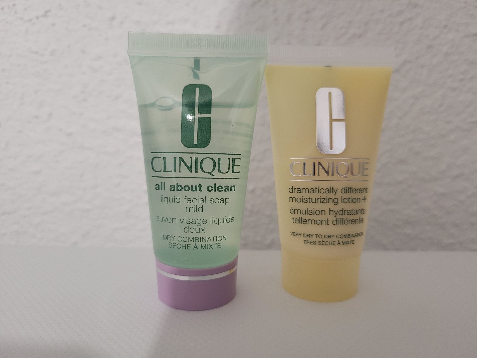 Clinique Cura del viso: Clinique Set Dramatically Different Moisturizig Lotion Seife – Nuovo e nell'imballaggio originale da Nänikon venduto da Skin-Beauty 1