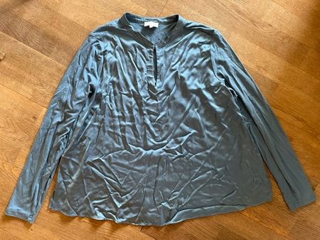 Hübsches Blusen-Shirt petrol