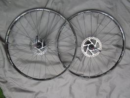 DT Swiss Laufradsatz 26 Zoll V100mm H135mm