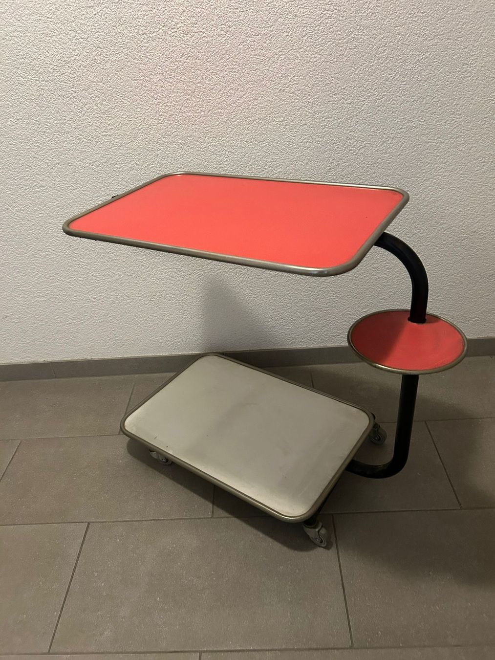 Carrelli di servizio: Table roulante/desserte vintage Formica -70s – Usato da Echallens venduto da VintageMann 1
