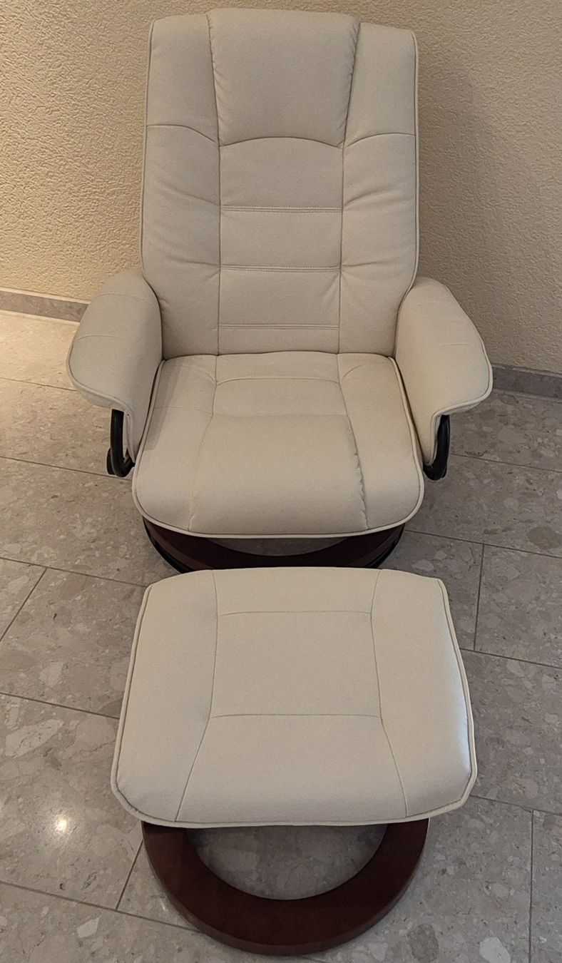 Poltrone: Kunstleder-Sessel mit Hocker - neuwertig – Nuovo (secondo la descrizione) da Mühledorf SO venduto da step04 1